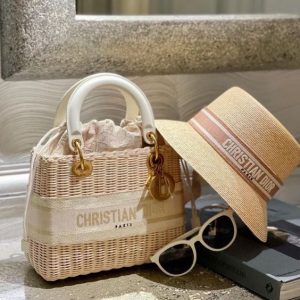 import placeholder for v00000560